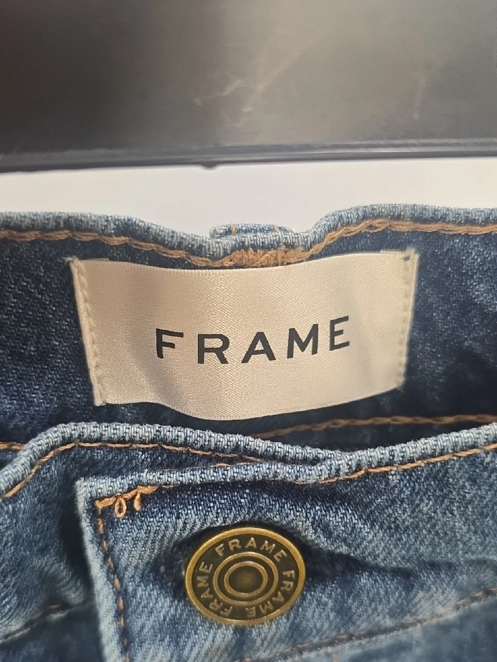 Frame Easy Capri Denim Dark Blue‎ High-Rise Wide Crop Jeans